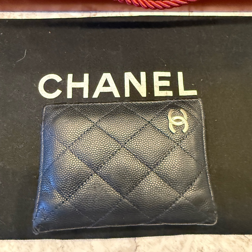 CHANEL caviar leather navy blue Quilted Card Holder